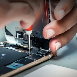 Mobile Phone Repair Near Me: Finding Reliable Solutions for Your Device Issues